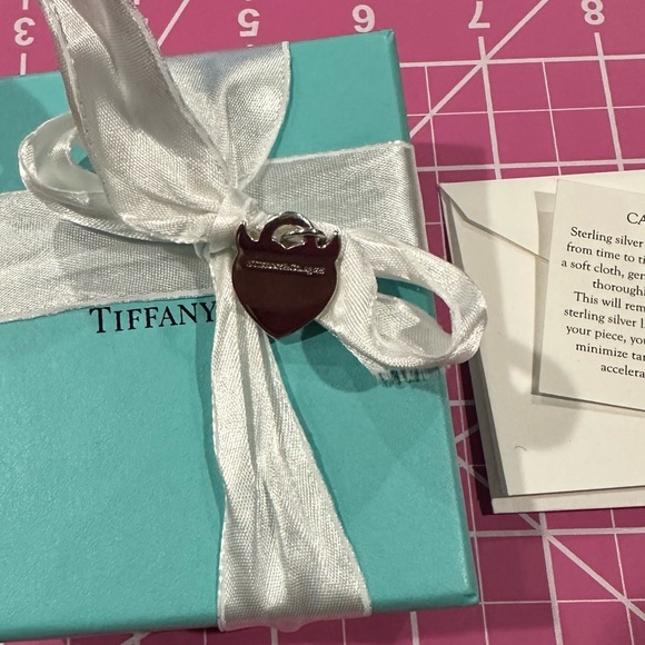 SOLD Auth Return to Tiffany & Co Devil charm w/ blue enamel horns & 16” chain - Picture 5 of 12